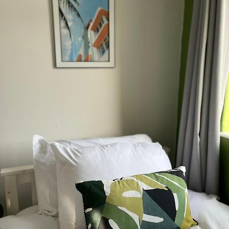 2 Bed Central Cardiff Apartment - Sleeps Five! Exteriör bild