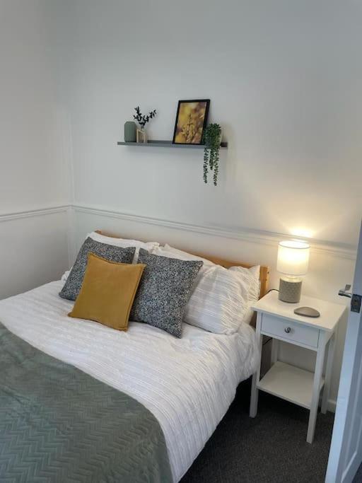 2 Bed Central Cardiff Apartment - Sleeps Five! Exteriör bild